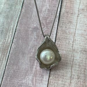Freshwater pearl white pearl necklace